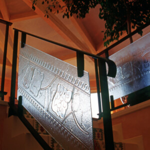 Montée d'escalier d'art
en verres thermoformés