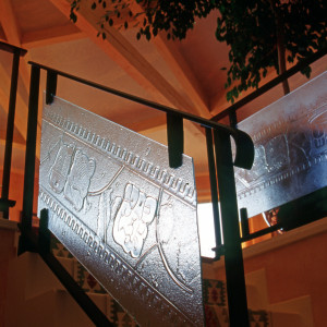 Montée d'escalier d'art
en verres thermoformés