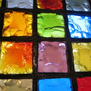 Les reflets de
la dalle de verre