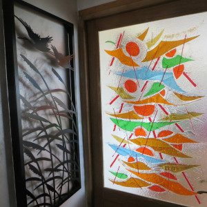 Une porte vitrail
aux couleurs de l'été