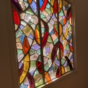 vitrail en dalle de verre création de Carlo Roccella